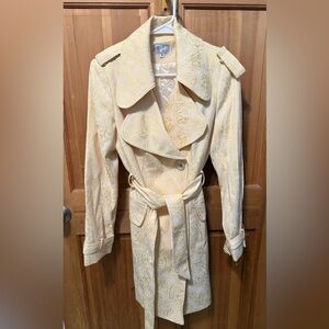 Super Cute Rare Vintage Alberto Makali Light Cream Paisley Trench Coat with Belt